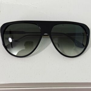 Victoria Beckham Stylish Black Sunglasses